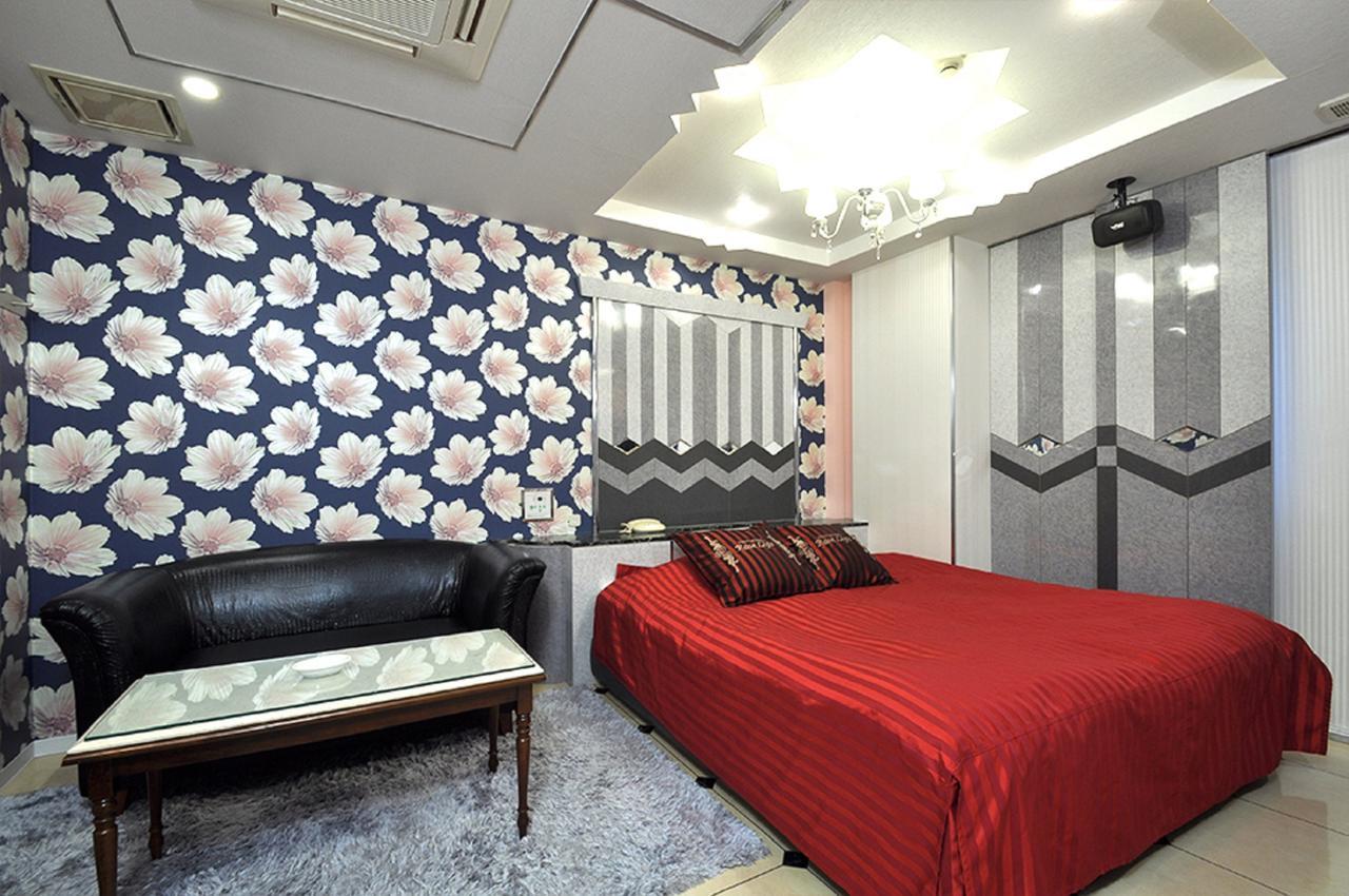 Hotel Roselips Tsuruhashi (Adults Only) Osaka Bagian luar foto
